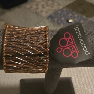 Paparazzi Stylish Gold Wire Bracelet